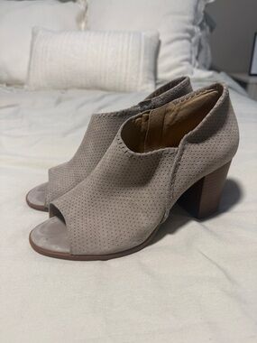 Women's Jack Rogers Peep-Toe Block Heel Booties - Taupe